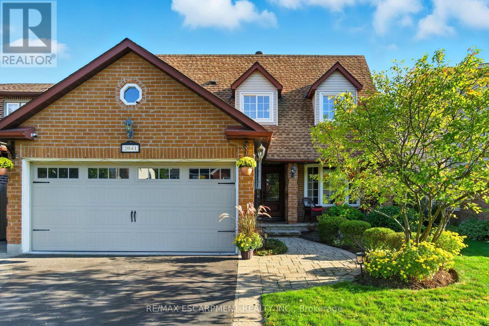 2041 Quail Valley Drive, Burlington, ON - Outdoor