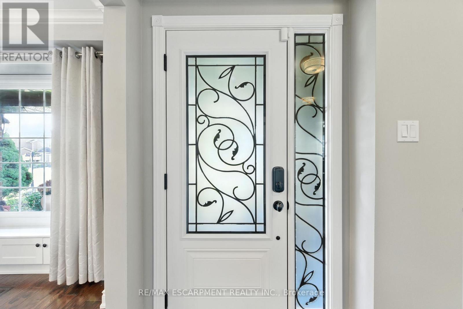 2041 Quail Valley Drive, Burlington, ON - Indoor Photo Showing Other Room