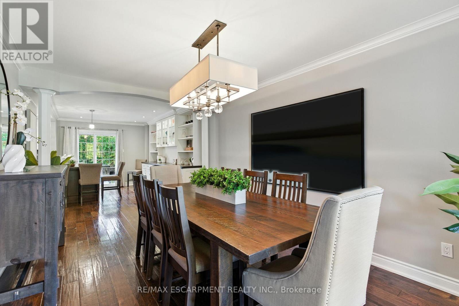 2041 Quail Valley Drive, Burlington, ON - Indoor Photo Showing Dining Room