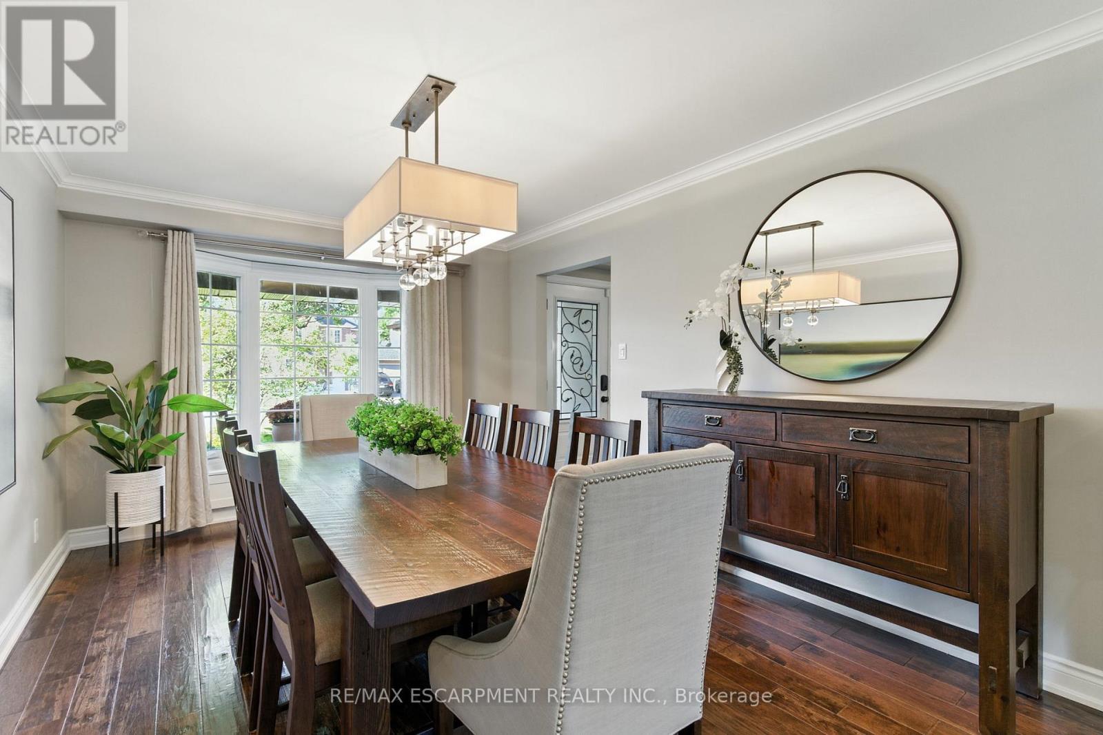 2041 Quail Valley Drive, Burlington, ON - Indoor Photo Showing Dining Room