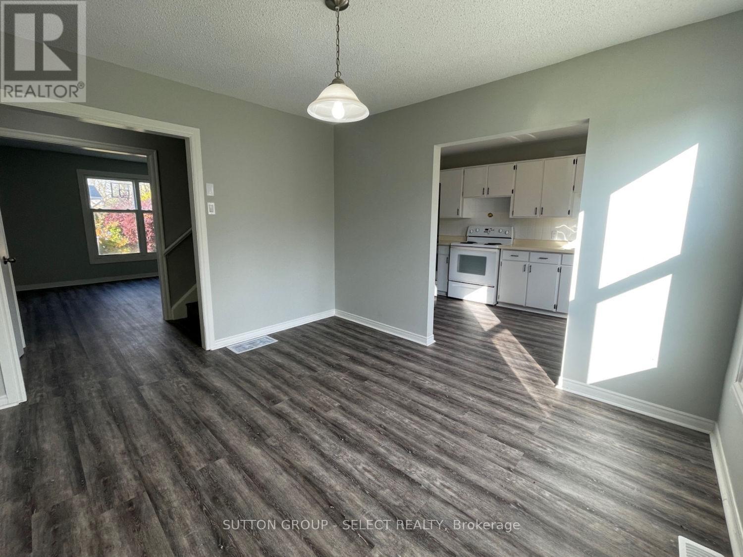 14 St Charles Street, Huron East (Vanastra), ON - Indoor Photo Showing Kitchen