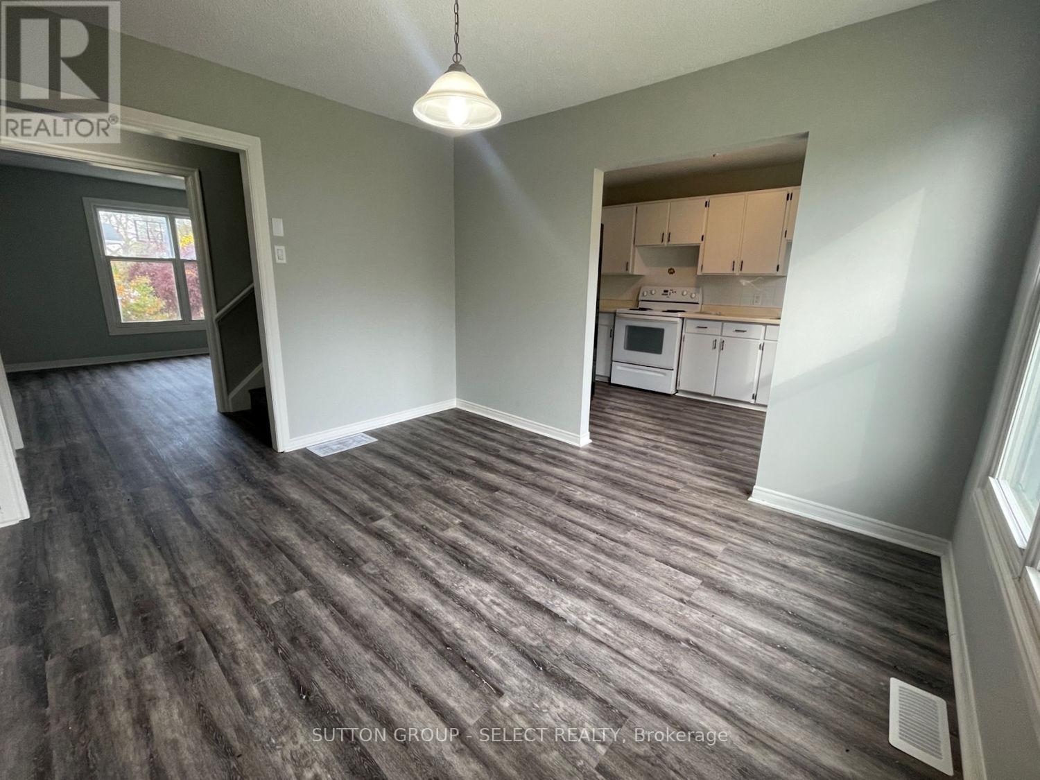 14 St Charles Street, Huron East (Vanastra), ON - Indoor Photo Showing Kitchen