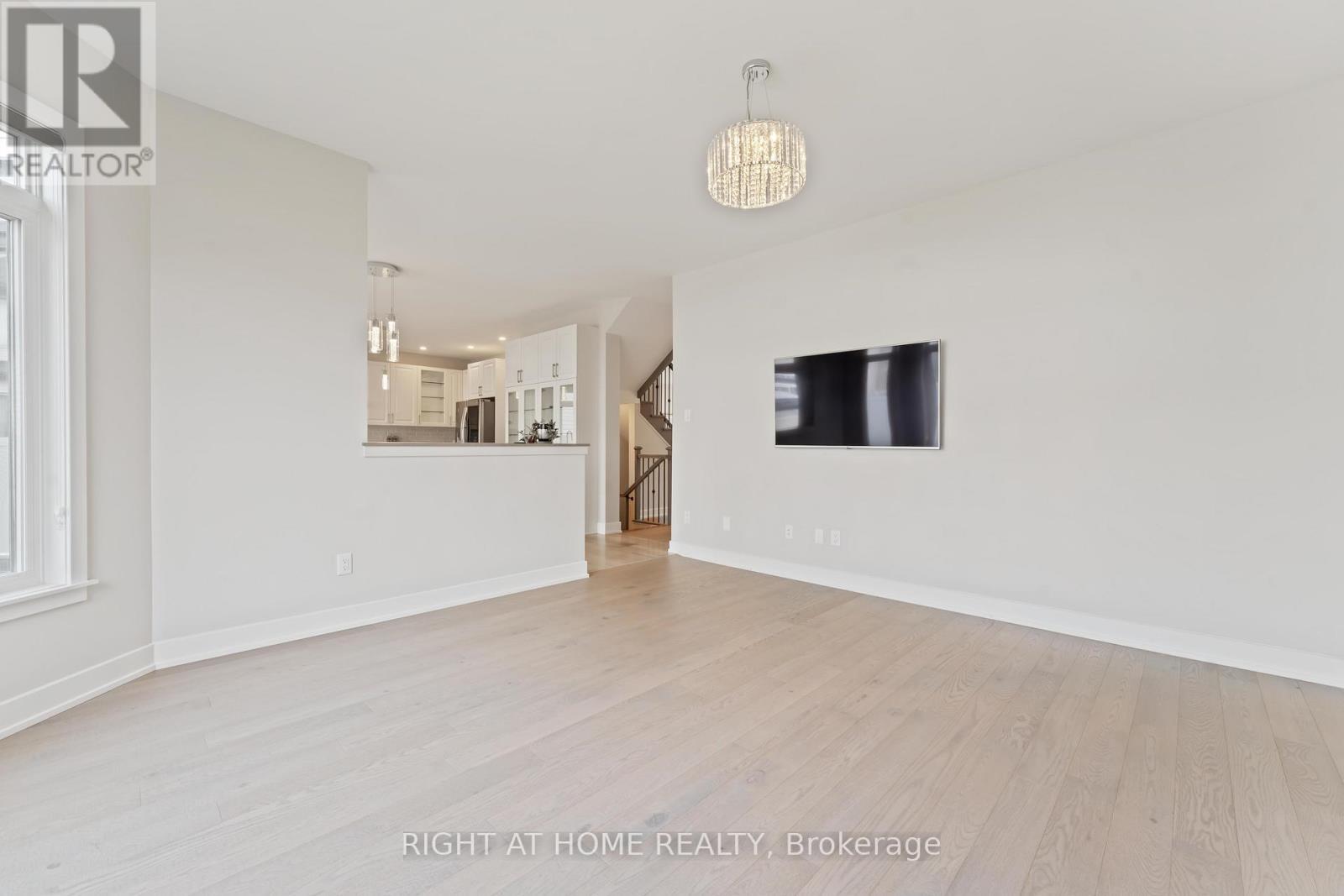 203 Osterley Way, Ottawa, ON - Indoor