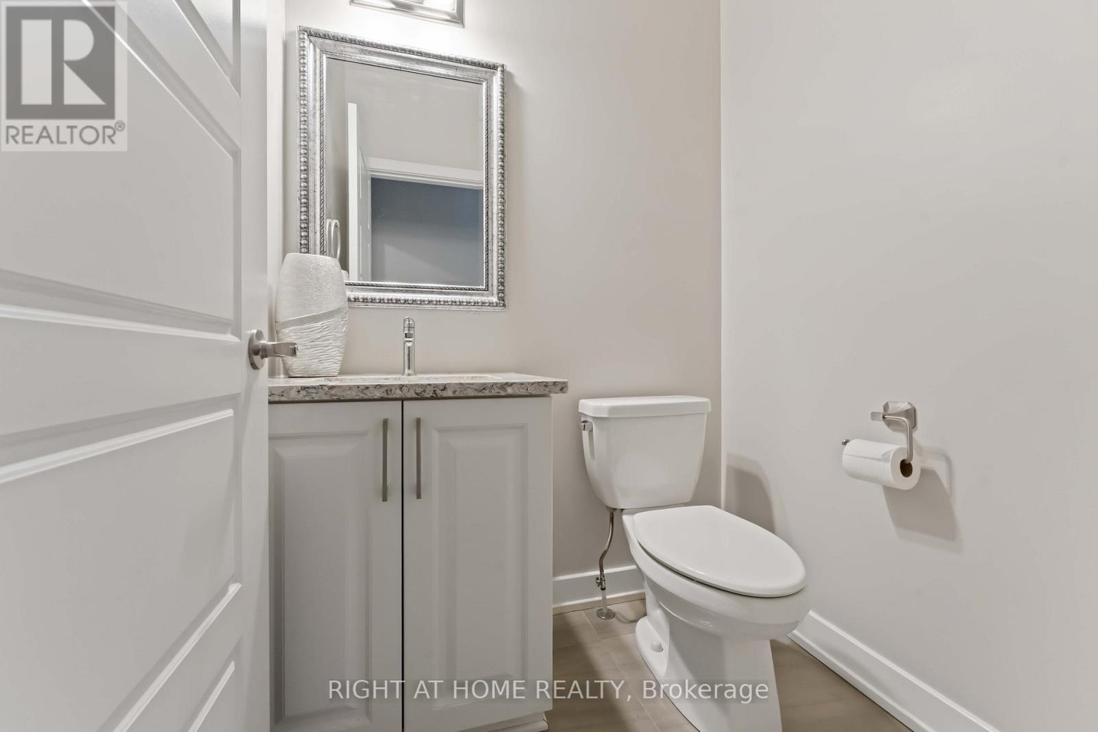 203 Osterley Way, Ottawa, ON - Indoor Photo Showing Bathroom