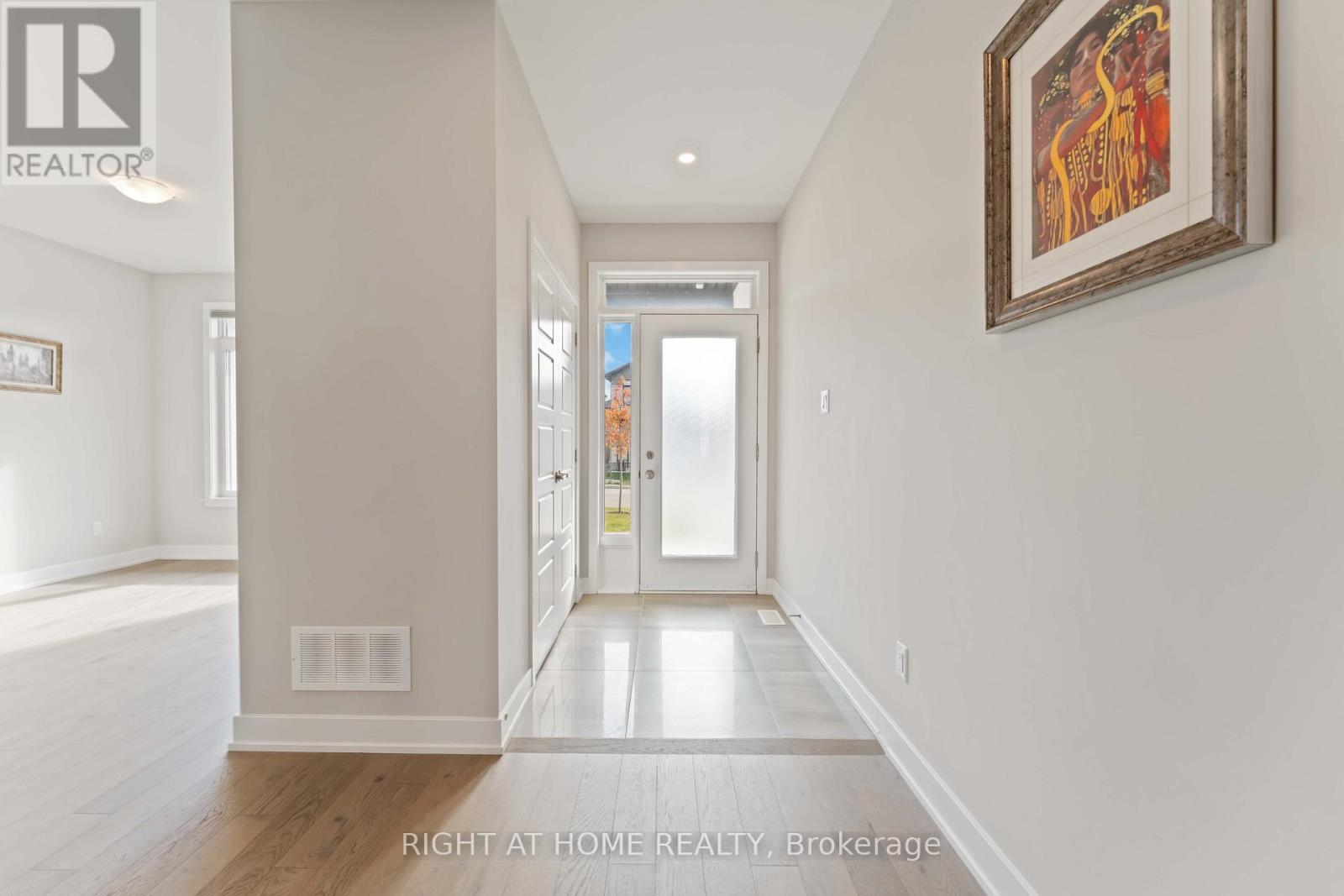 203 Osterley Way, Ottawa, ON - Indoor Photo Showing Other Room