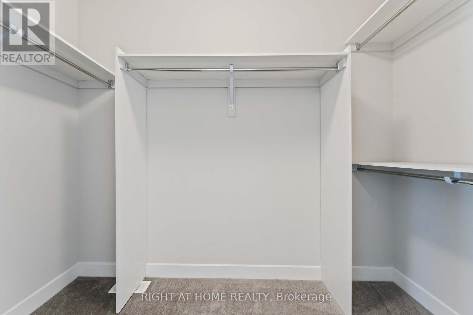 203 Osterley Way, Ottawa, ON - Indoor With Storage