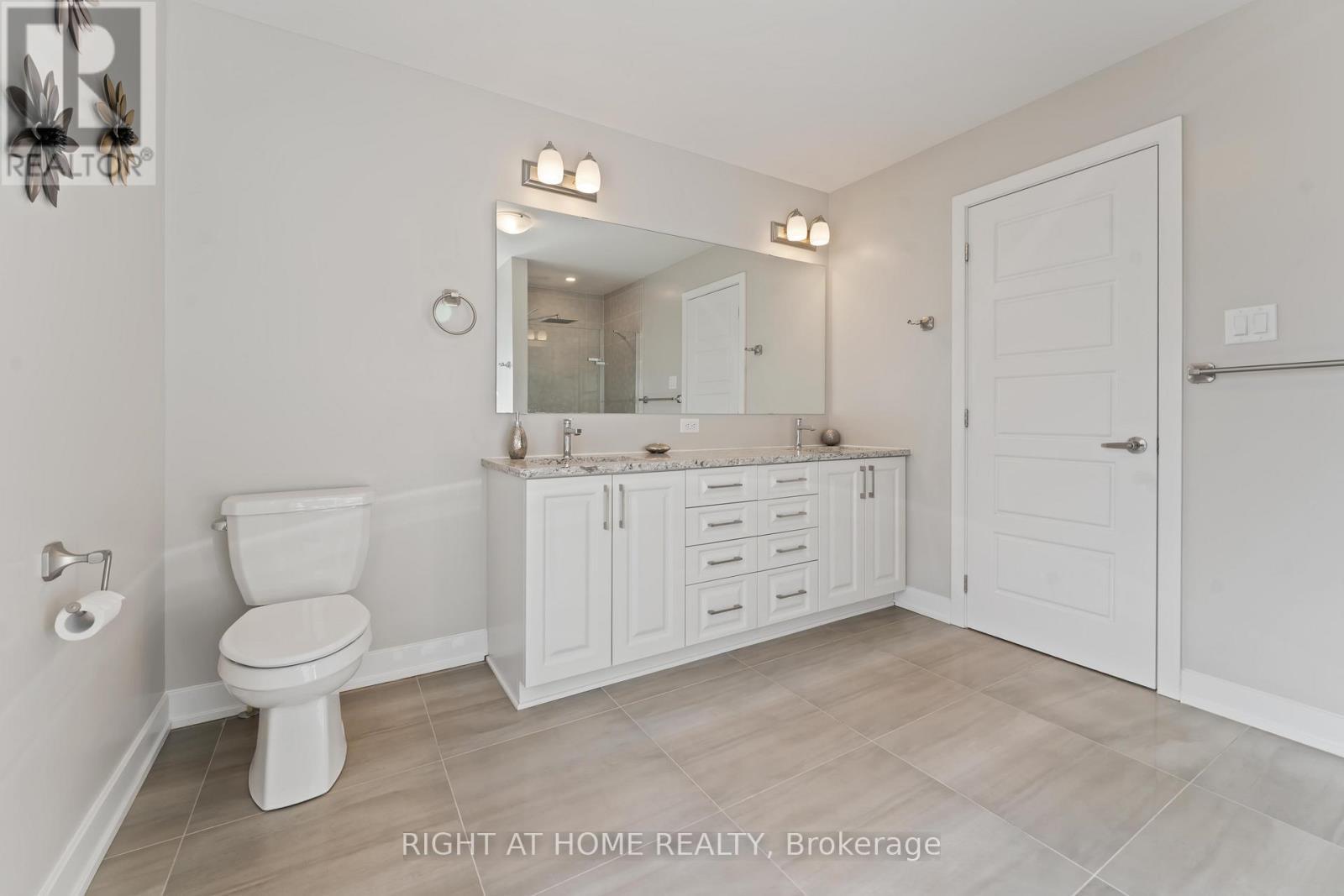 203 Osterley Way, Ottawa, ON - Indoor Photo Showing Bathroom