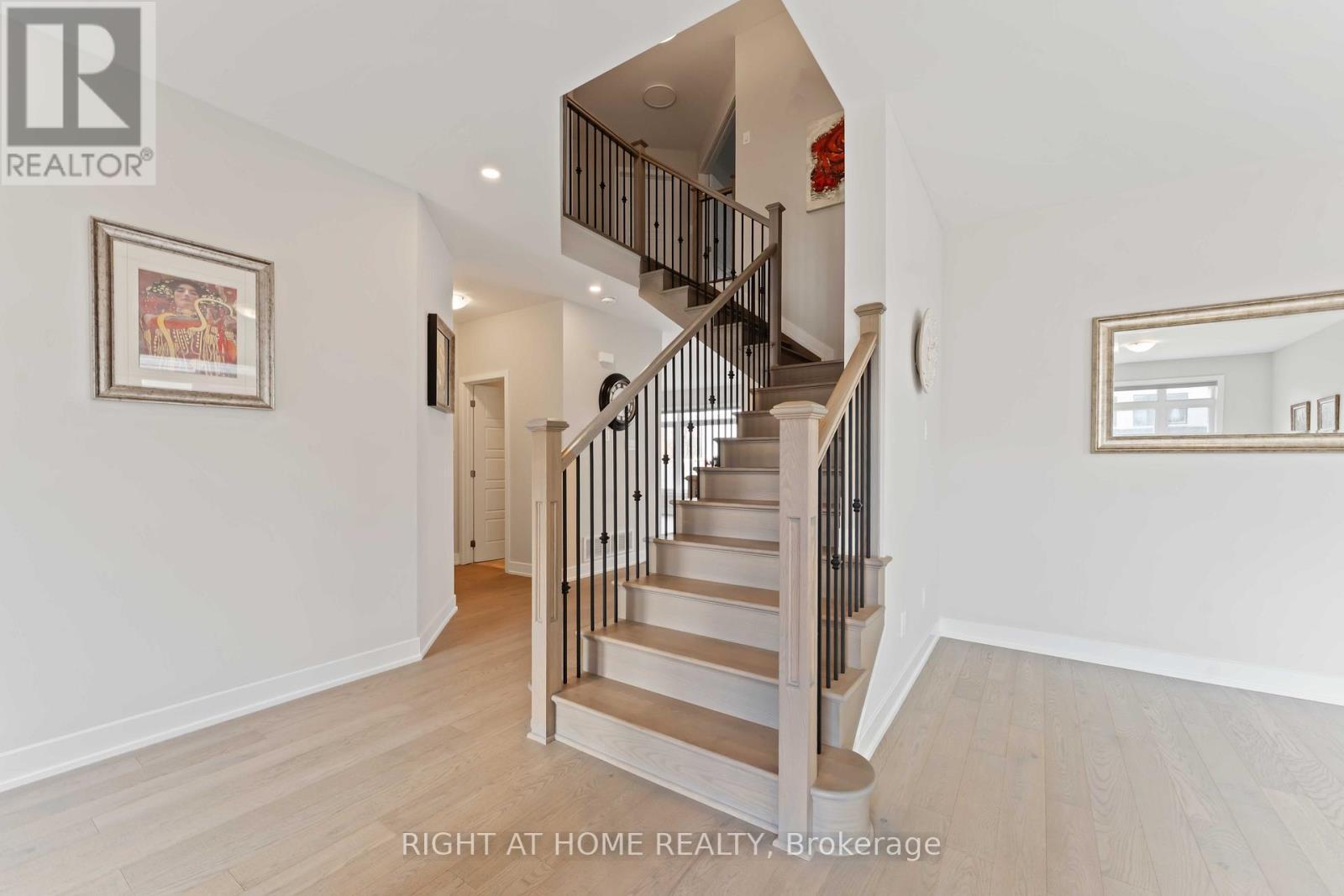 203 Osterley Way, Ottawa, ON - Indoor Photo Showing Other Room