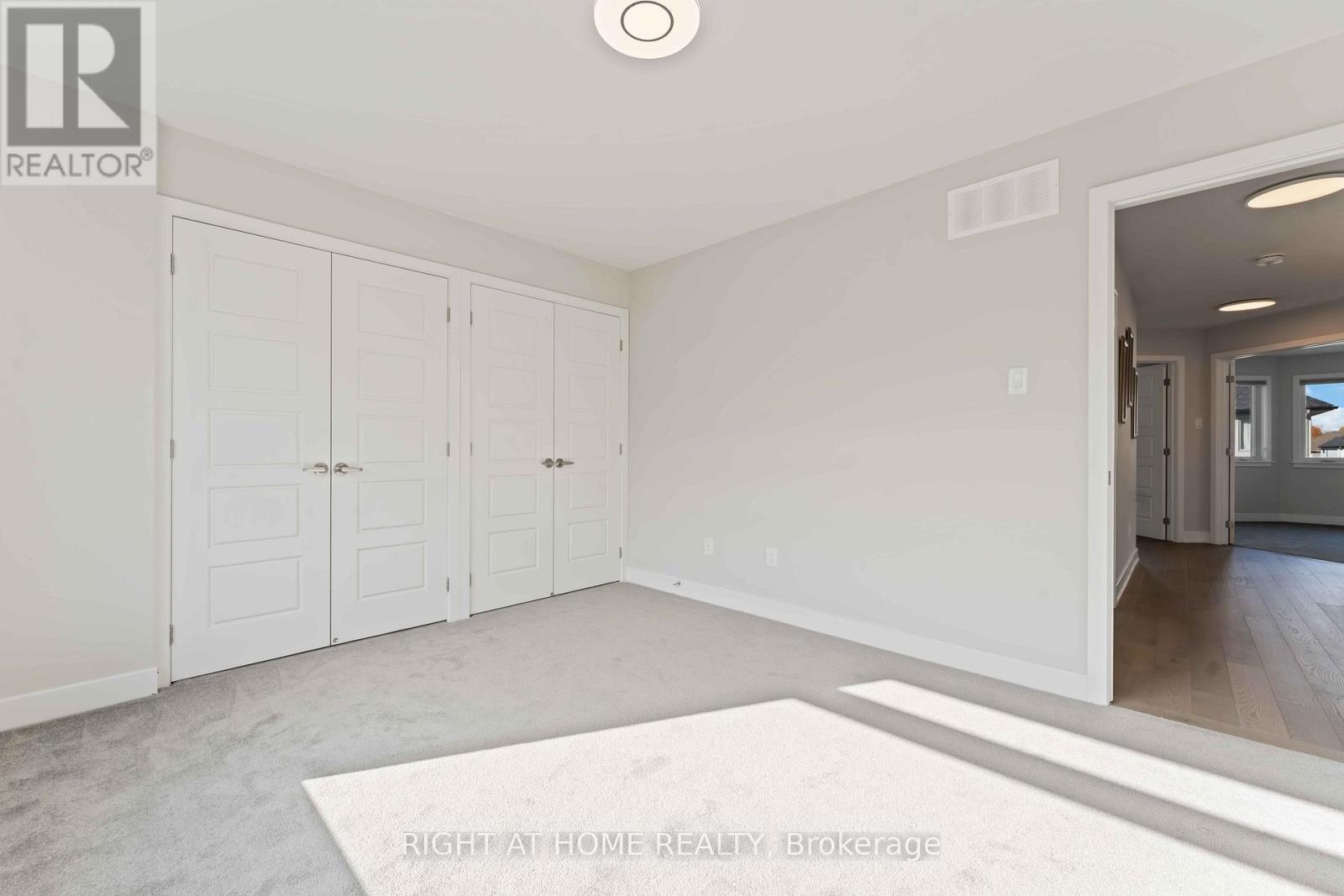 203 Osterley Way, Ottawa, ON - Indoor Photo Showing Other Room