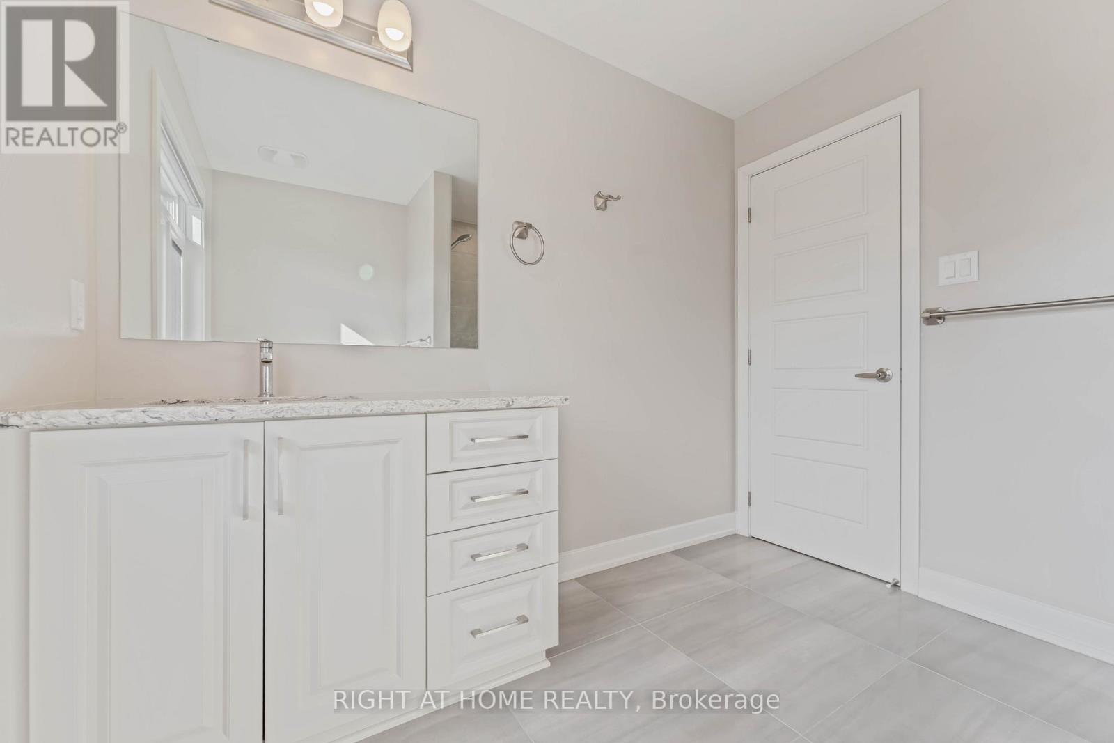 203 Osterley Way, Ottawa, ON - Photo Showing Other Room