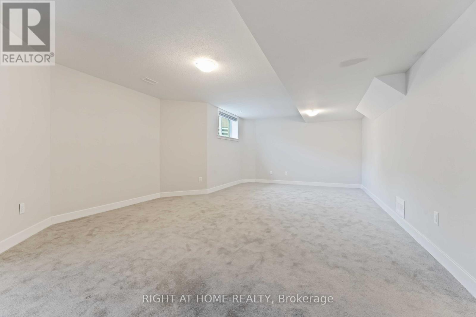 203 Osterley Way, Ottawa, ON - Indoor Photo Showing Other Room