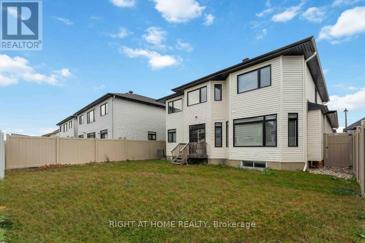 203 Osterley Way, Ottawa, ON - Outdoor