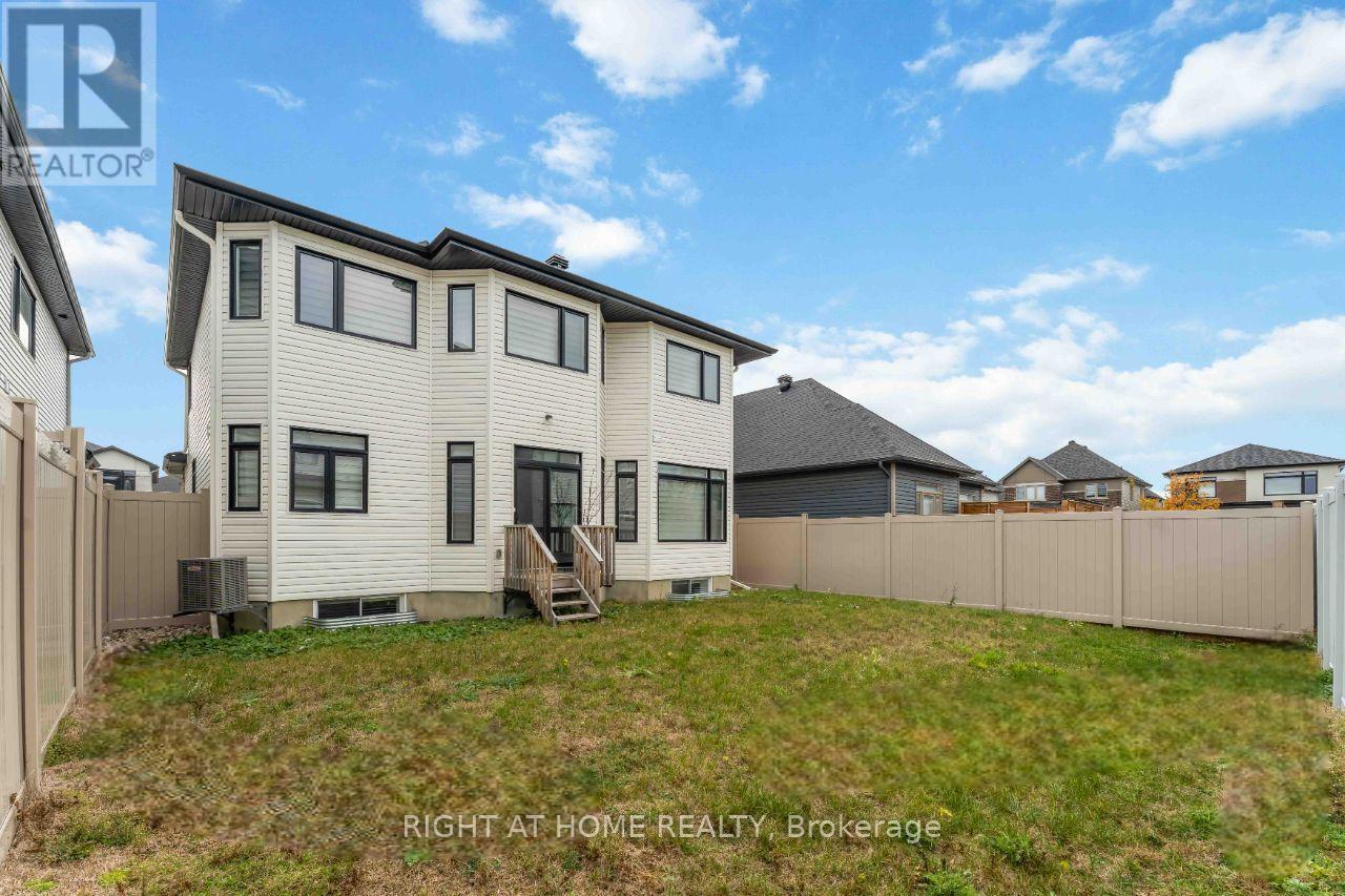 203 Osterley Way, Ottawa, ON - Outdoor