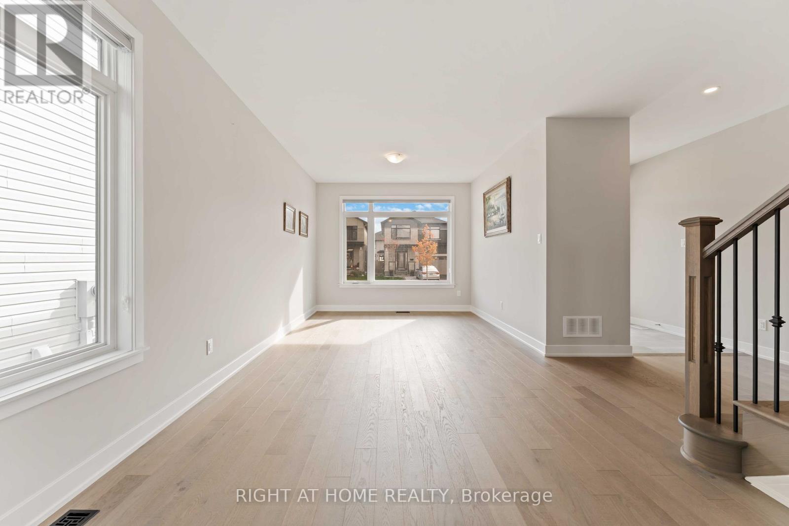 203 Osterley Way, Ottawa, ON - Indoor