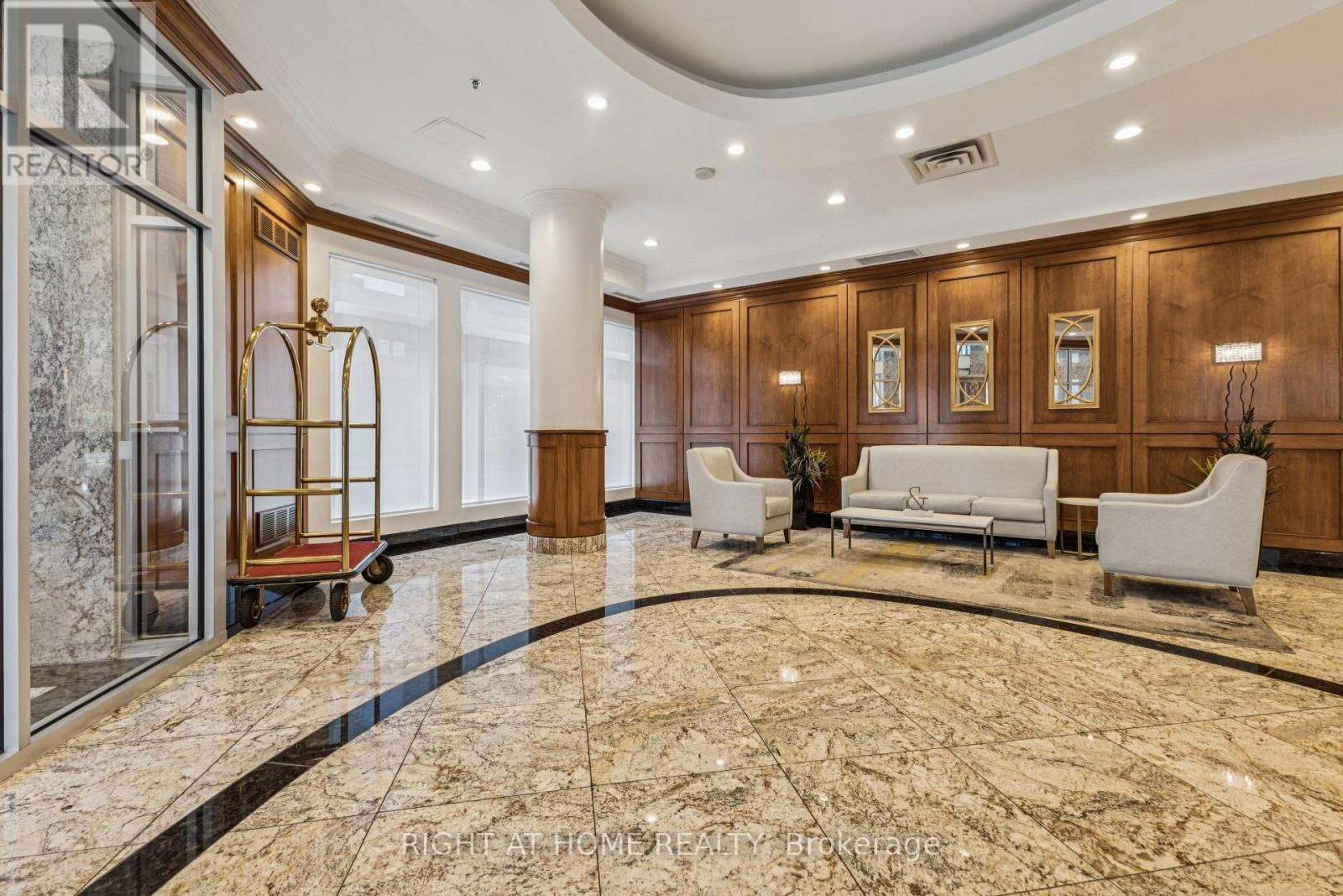 2604 - 242 Rideau Street, Ottawa, ON - Indoor Photo Showing Other Room