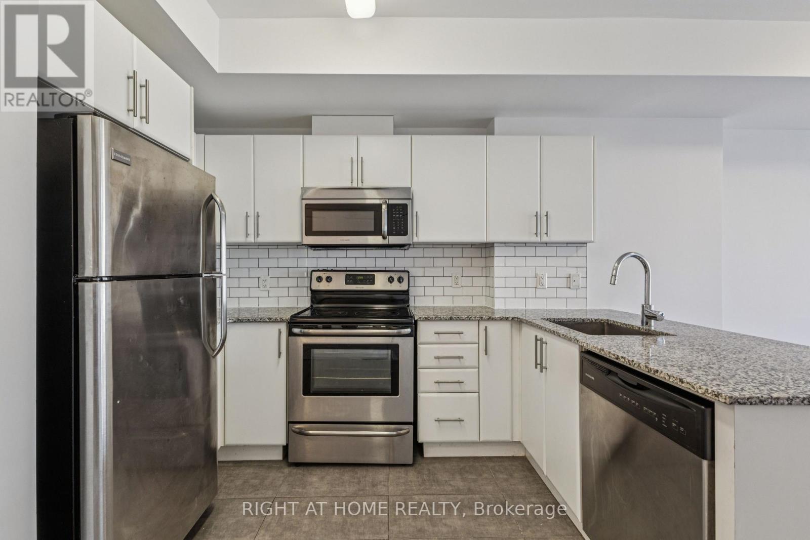 2604 - 242 Rideau Street, Ottawa, ON - Indoor Photo Showing Kitchen With Stainless Steel Kitchen With Upgraded Kitchen