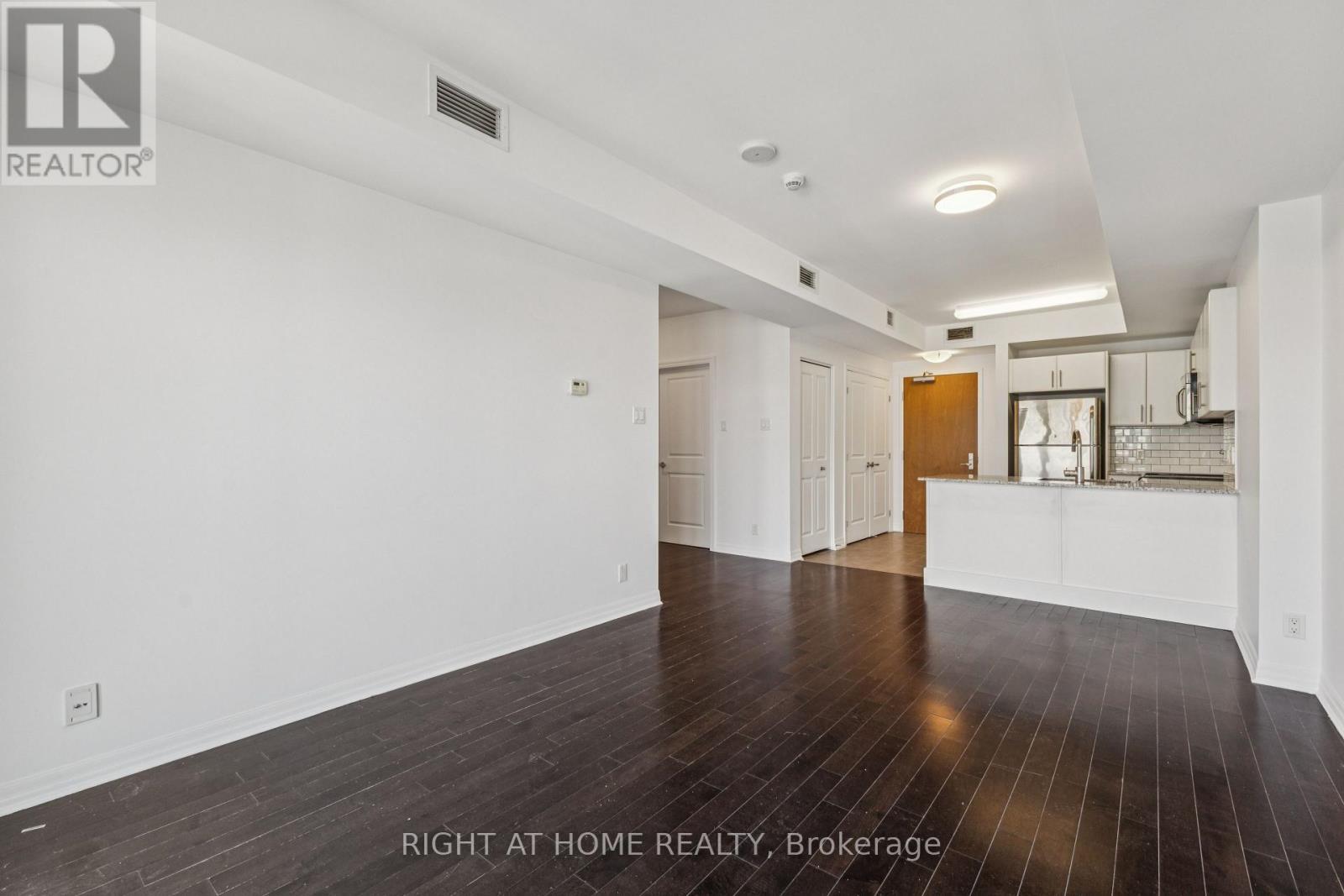 2604 - 242 Rideau Street, Ottawa, ON - Indoor