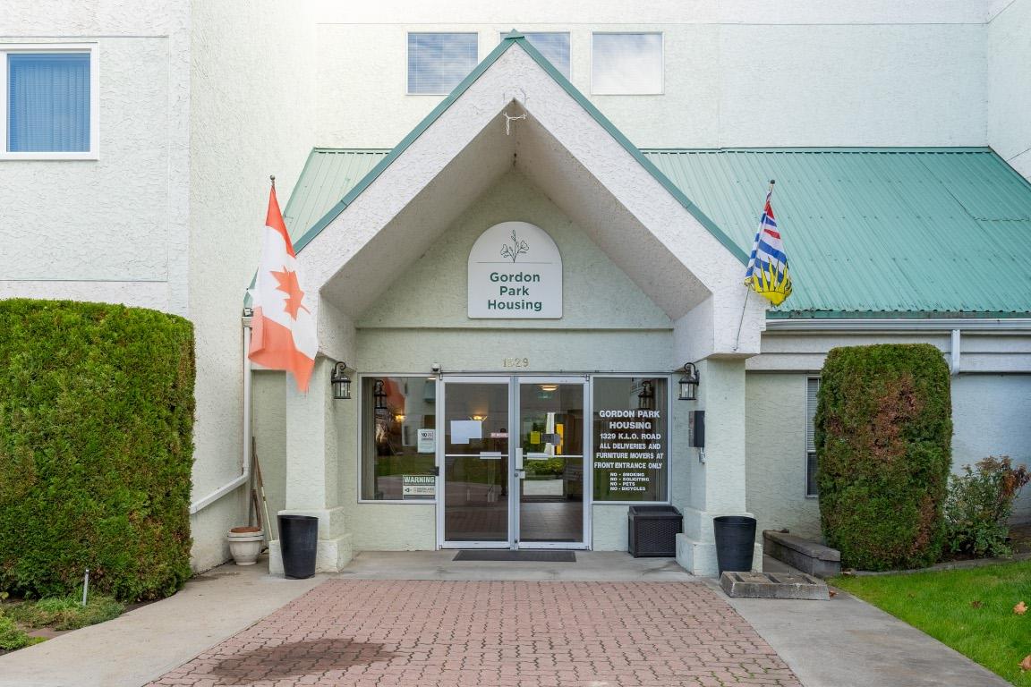 208-1329 Klo Road, Kelowna, BC - Outdoor