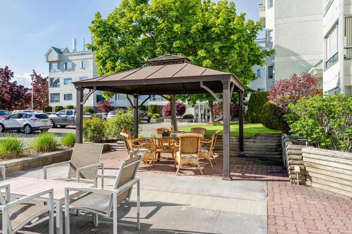 208-1329 Klo Road, Kelowna, BC - Outdoor With Deck Patio Veranda