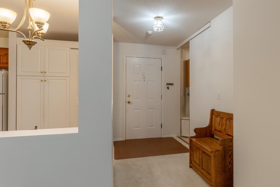 208-1329 Klo Road, Kelowna, BC - Indoor Photo Showing Other Room