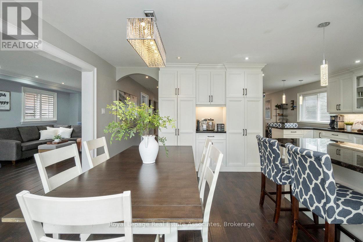 11 Craig Crescent, Halton Hills, ON - Indoor Photo Showing Dining Room
