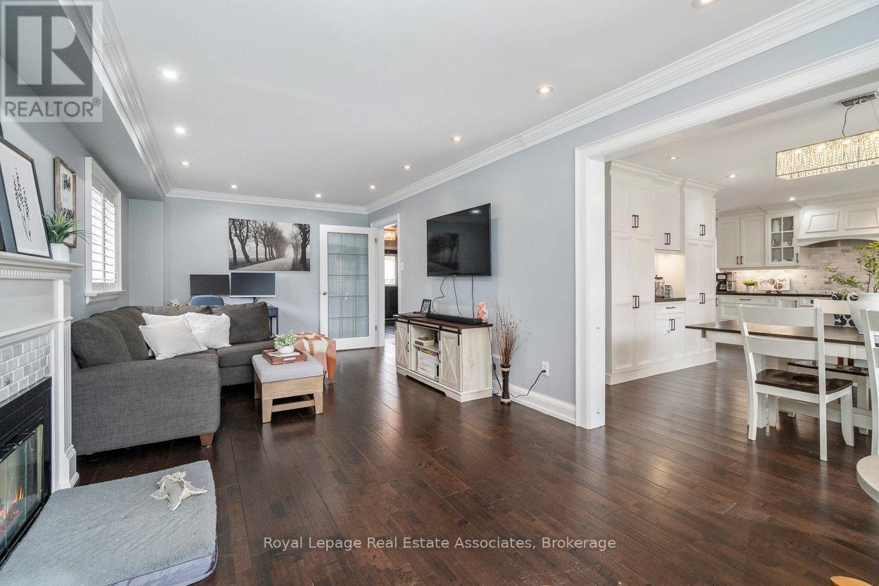 11 Craig Crescent, Halton Hills, ON - Indoor Photo Showing Living Room With Fireplace