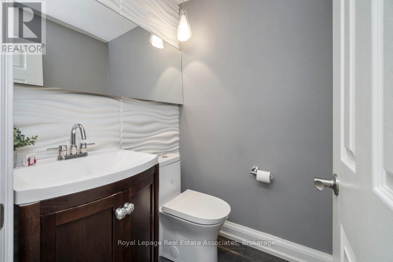 11 Craig Crescent, Halton Hills, ON - Indoor Photo Showing Bathroom