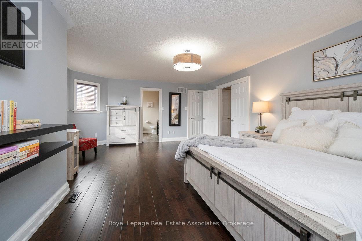 11 Craig Crescent, Halton Hills, ON - Indoor Photo Showing Bedroom