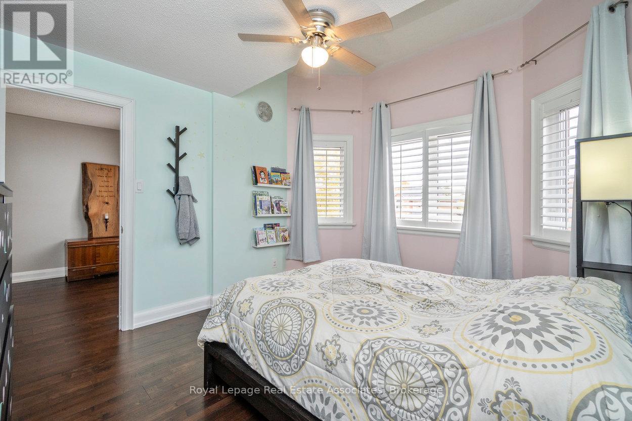 11 Craig Crescent, Halton Hills, ON - Indoor Photo Showing Bedroom