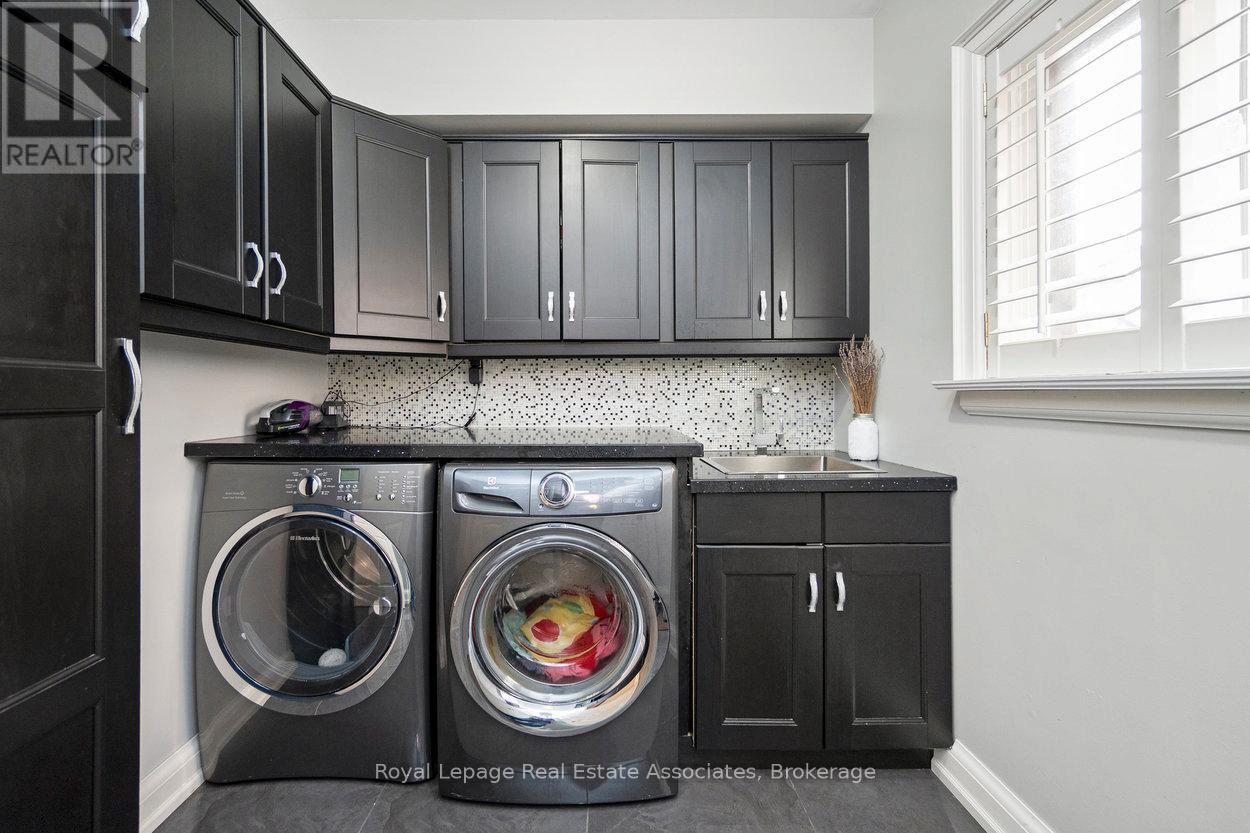 11 Craig Crescent, Halton Hills, ON - Indoor Photo Showing Laundry Room