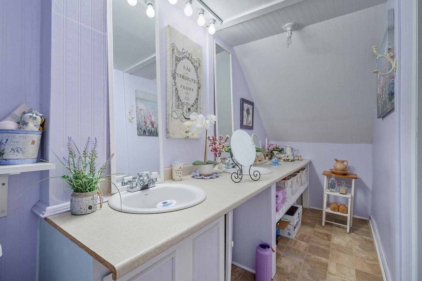 Bathroom - 156 - 156A Boul. Ste-Rose, Laval (Sainte-Rose), QC - Indoor Photo Showing Bathroom