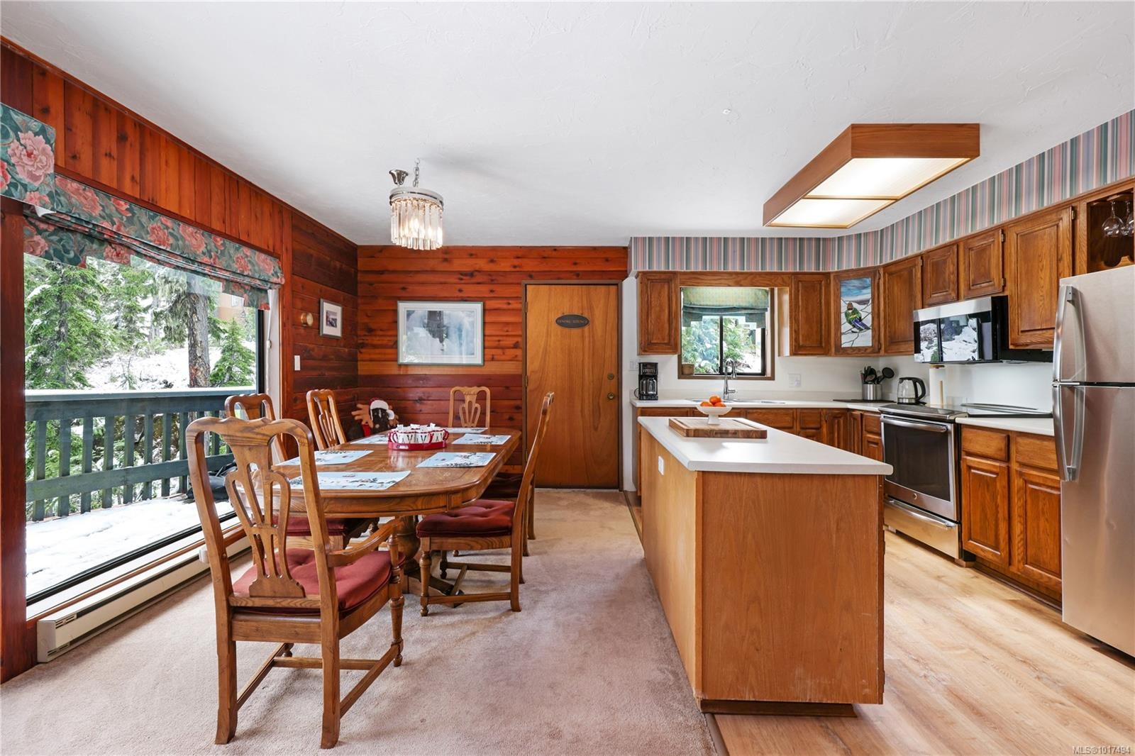 706 Glacier View Close, Courtenay, BC