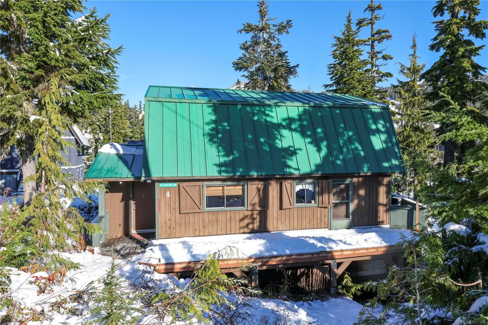 706 Glacier View Close, Courtenay, BC