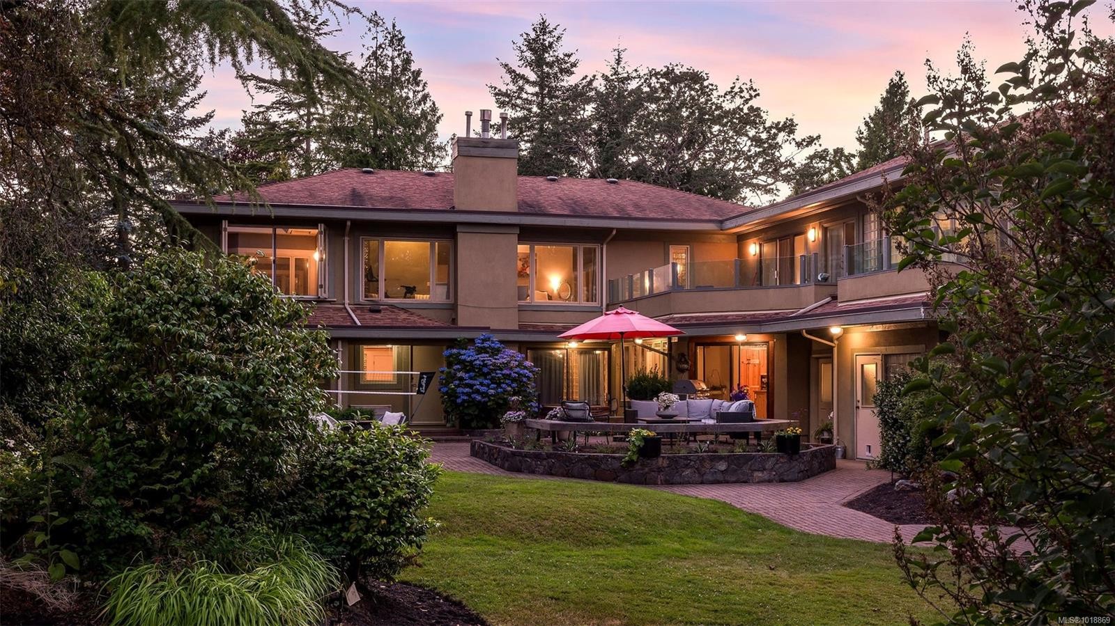 2895 Lansdowne Rd, Oak Bay, BC