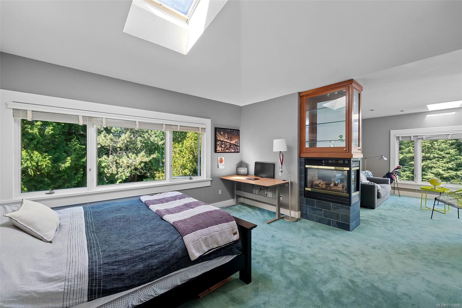 2895 Lansdowne Rd, Oak Bay, BC