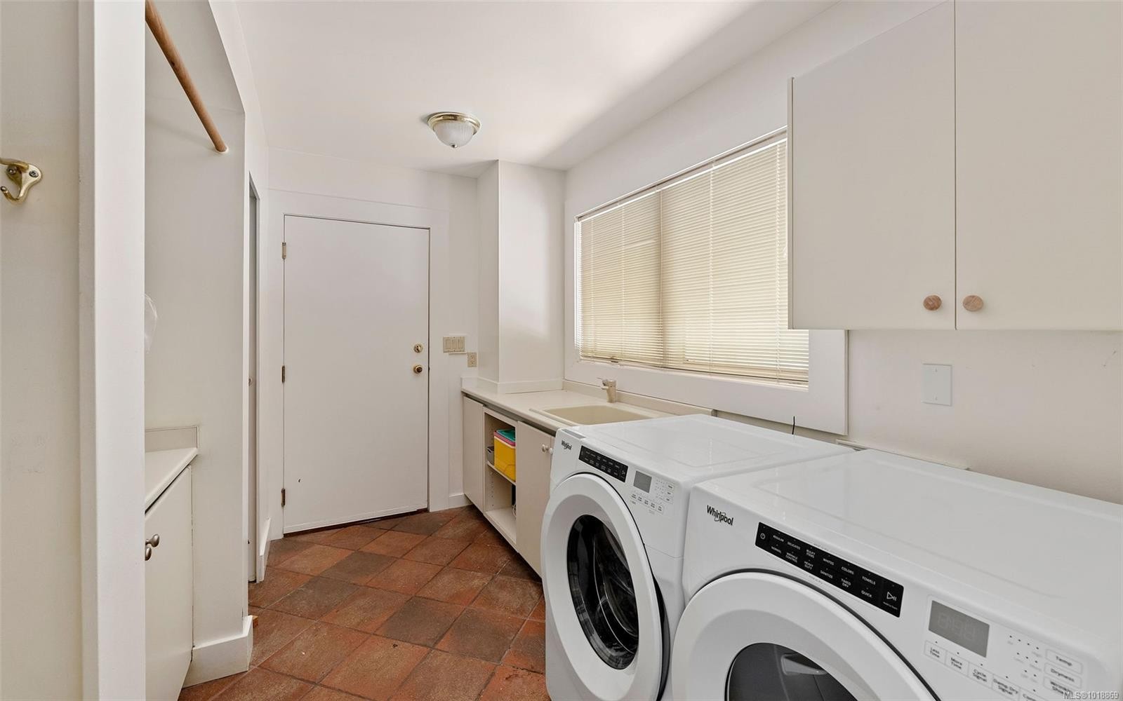 2895 Lansdowne Rd, Oak Bay, BC