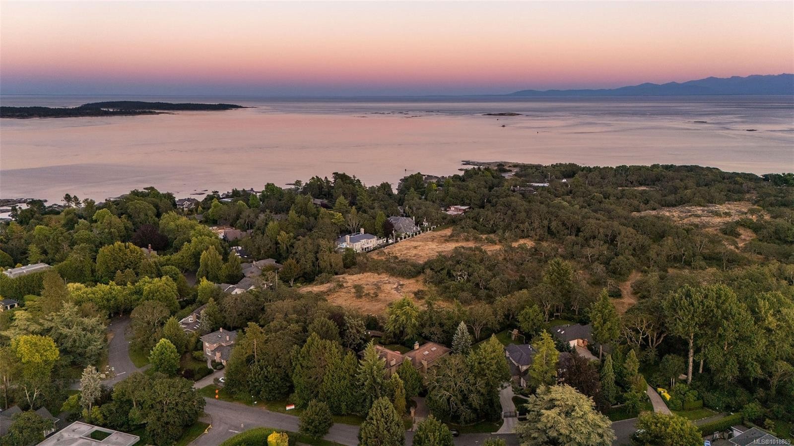 2895 Lansdowne Rd, Oak Bay, BC