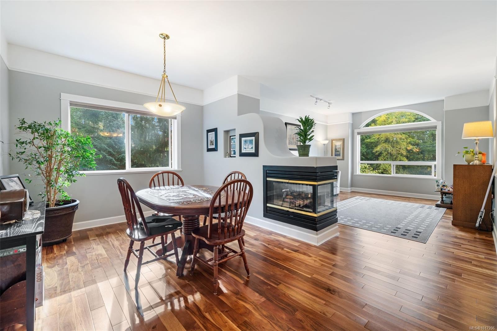 1193 Garden Gate Dr, Central Saanich, BC