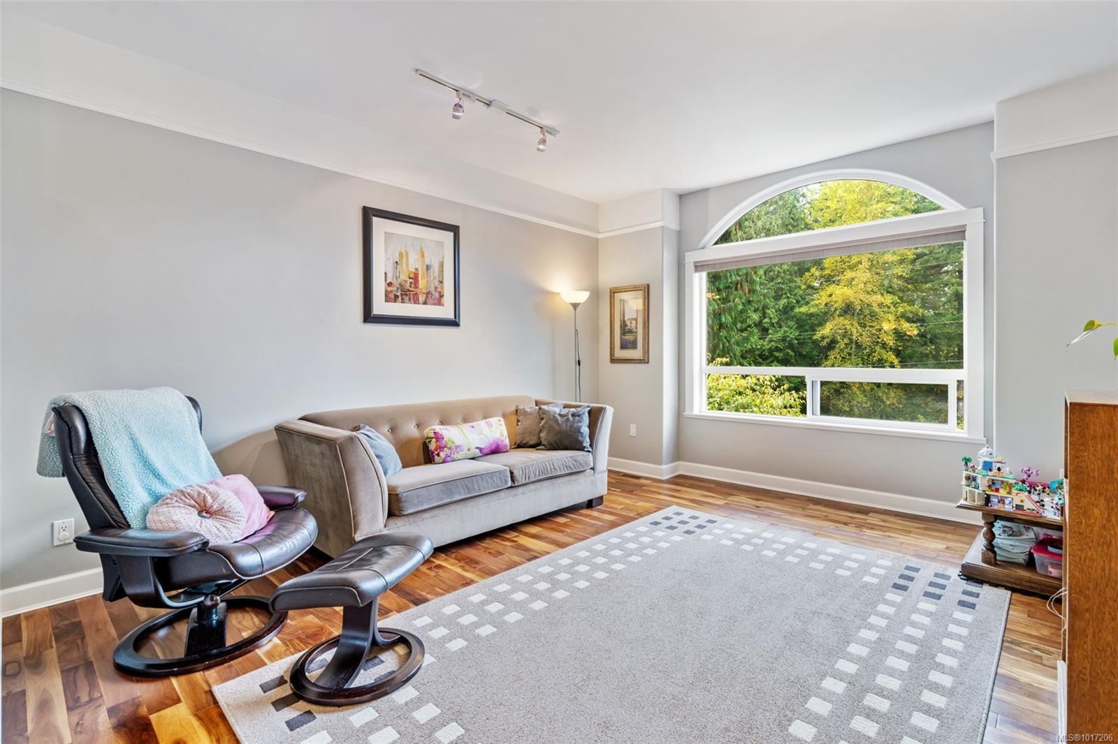 1193 Garden Gate Dr, Central Saanich, BC