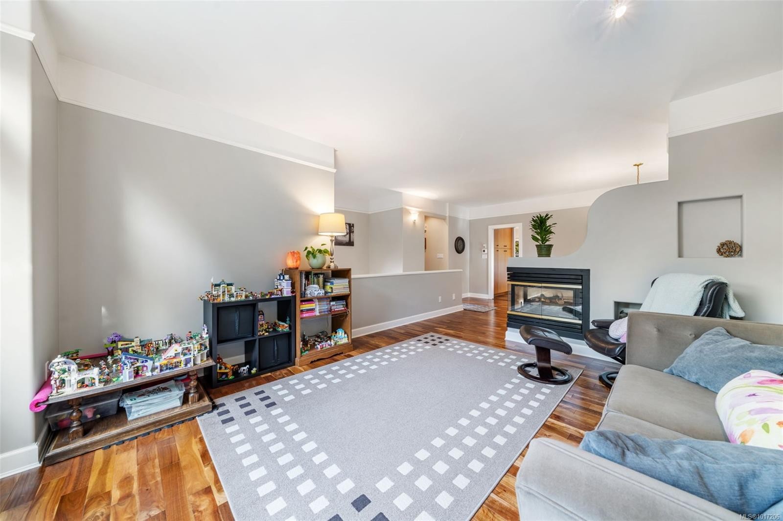 1193 Garden Gate Dr, Central Saanich, BC