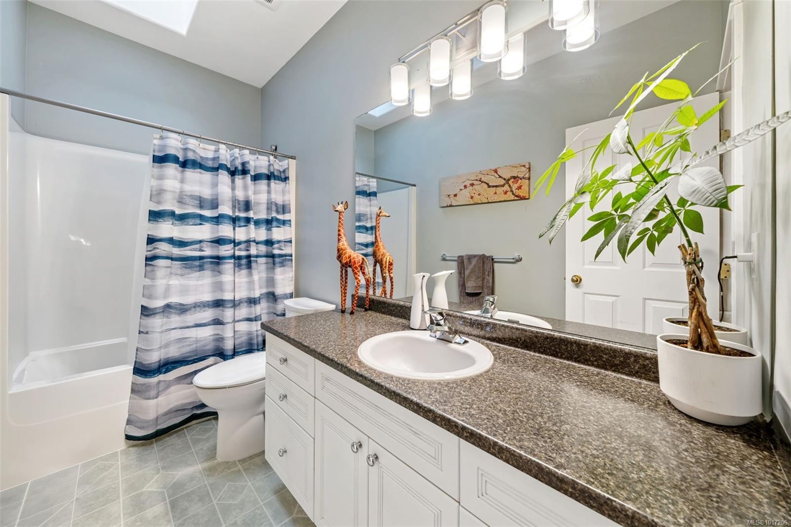 1193 Garden Gate Dr, Central Saanich, BC