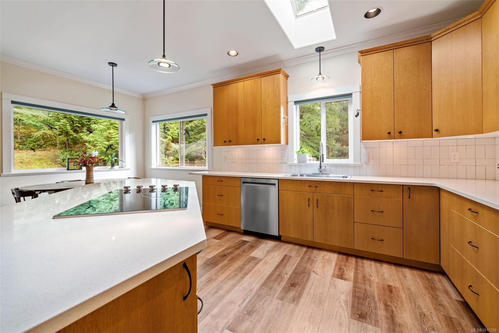 1193 Garden Gate Dr, Central Saanich, BC