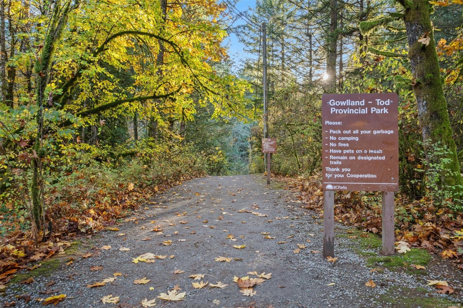 1193 Garden Gate Dr, Central Saanich, BC