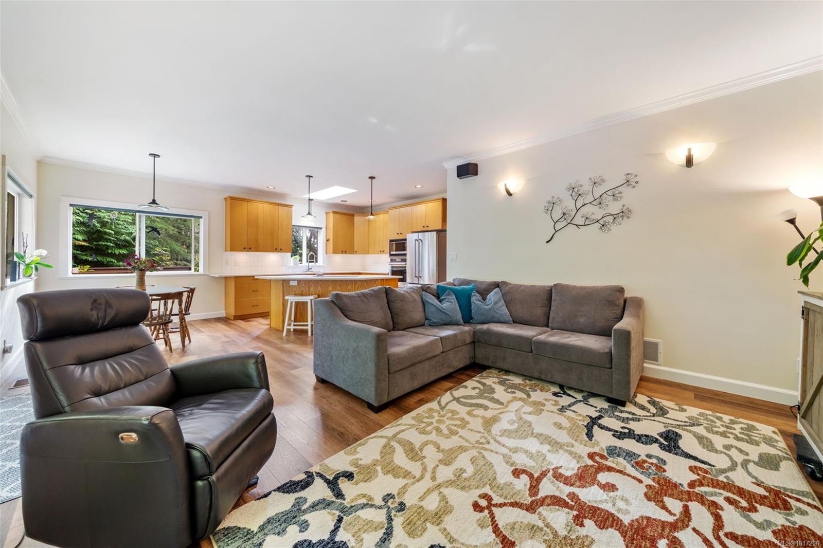 1193 Garden Gate Dr, Central Saanich, BC