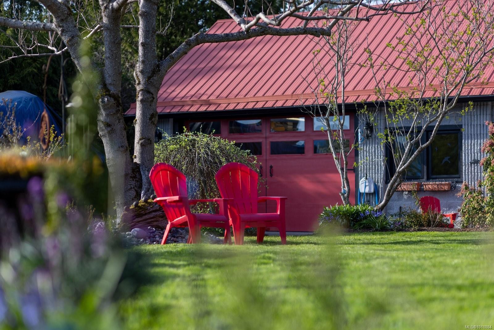 10807 Madrona Dr, North Saanich, BC