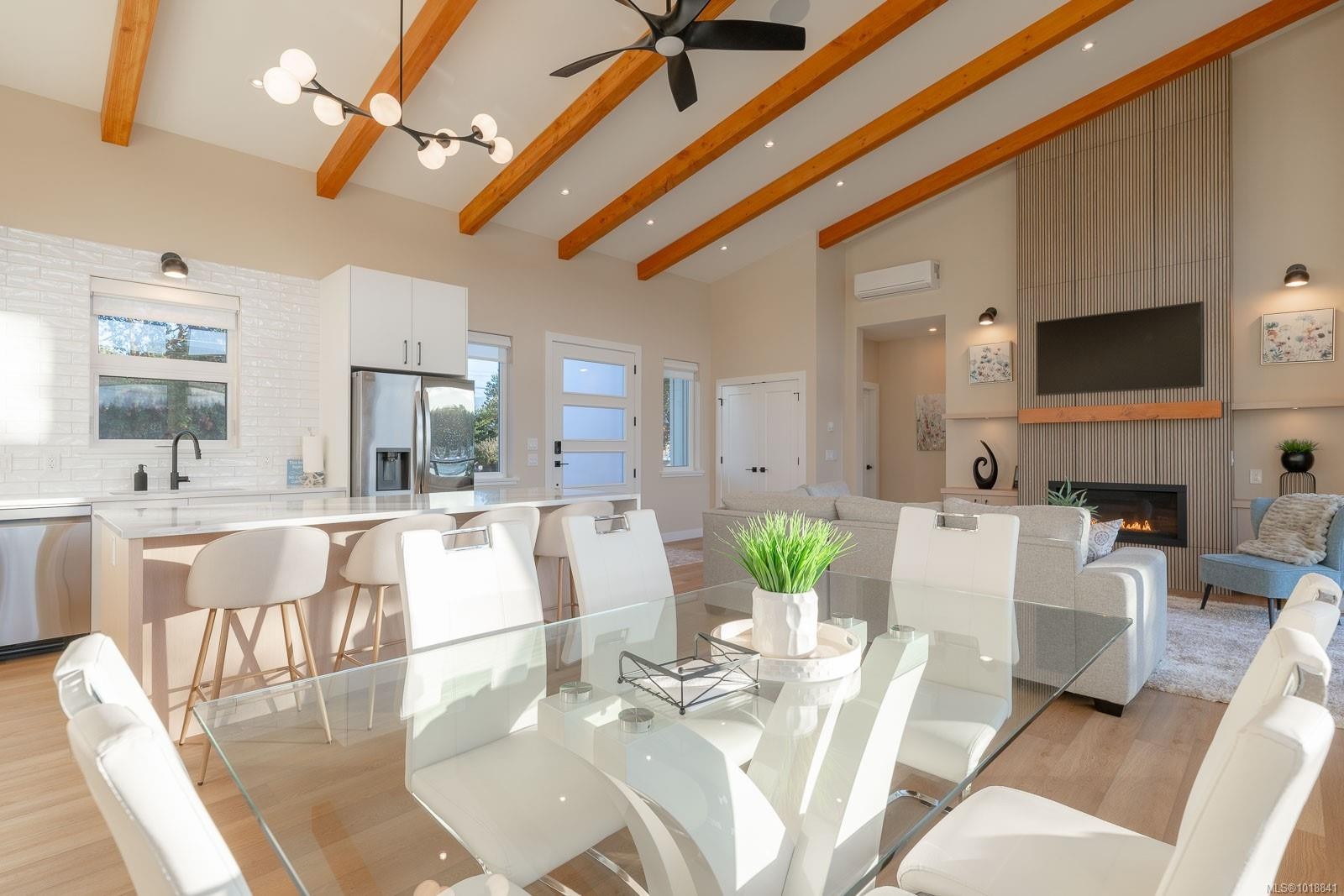 5496 Deep Bay Dr, Bowser, BC