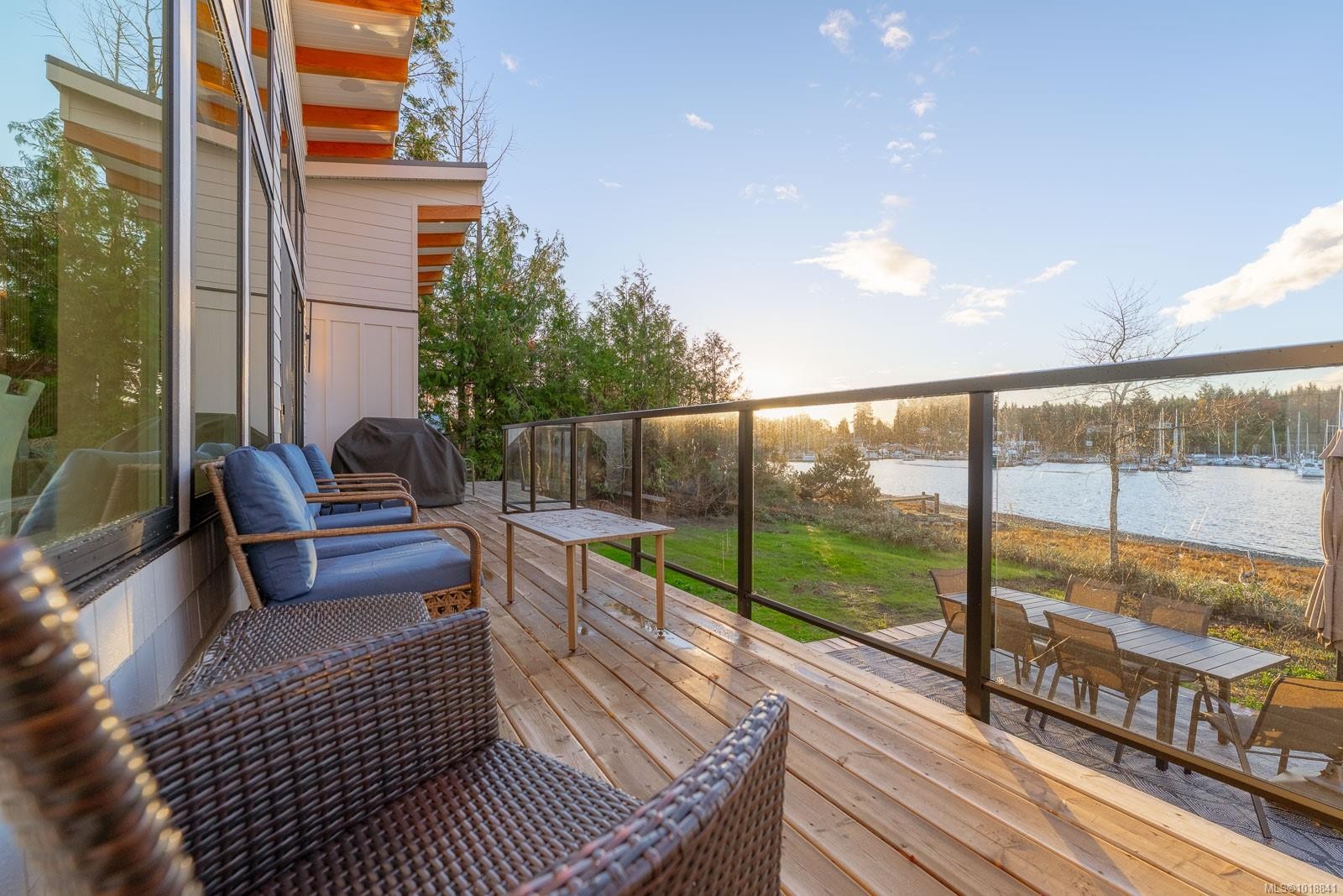 5496 Deep Bay Dr, Bowser, BC