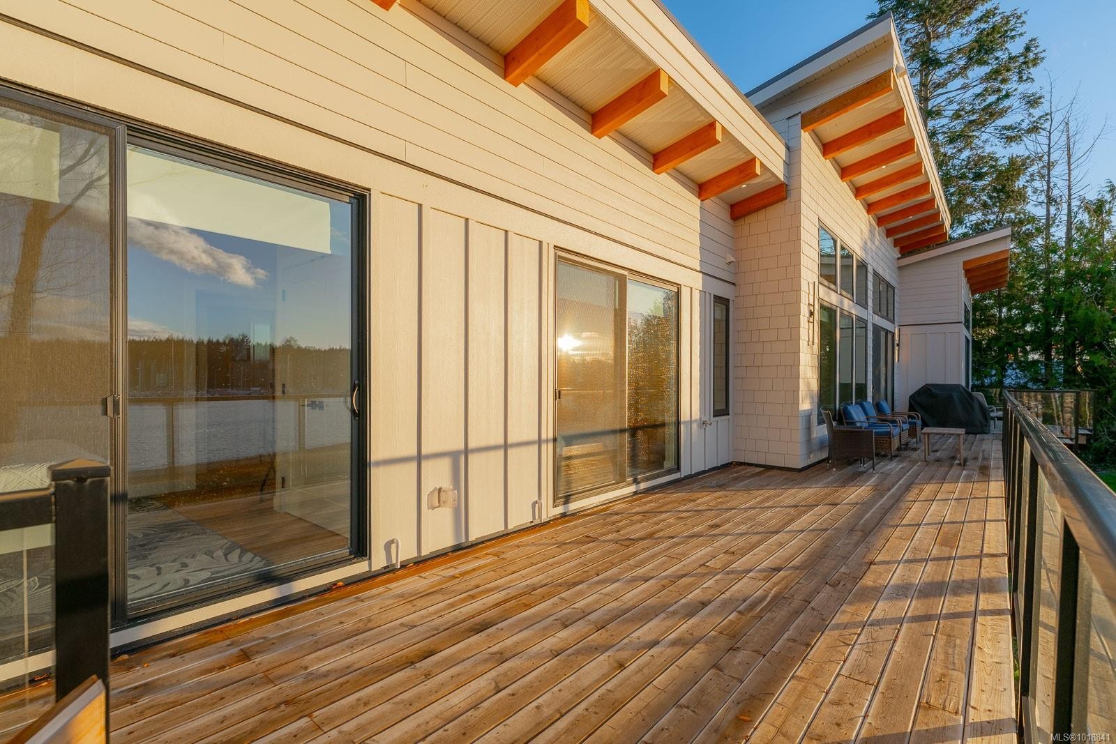 5496 Deep Bay Dr, Bowser, BC