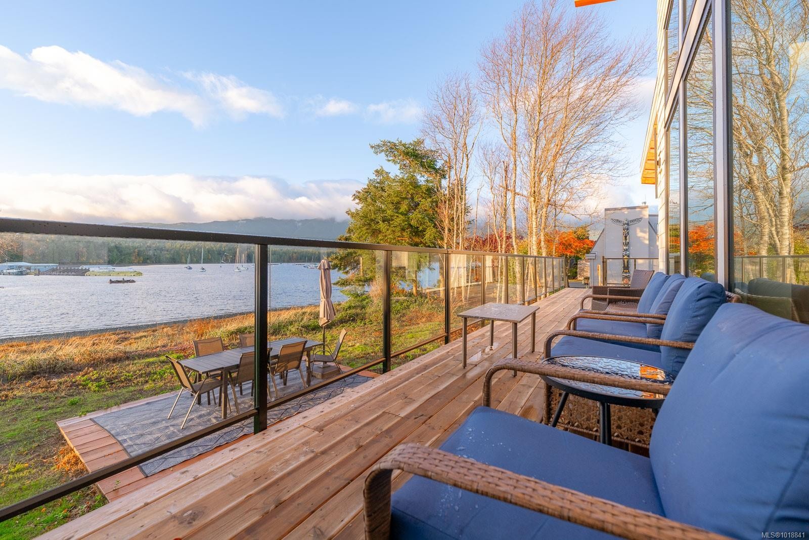 5496 Deep Bay Dr, Bowser, BC