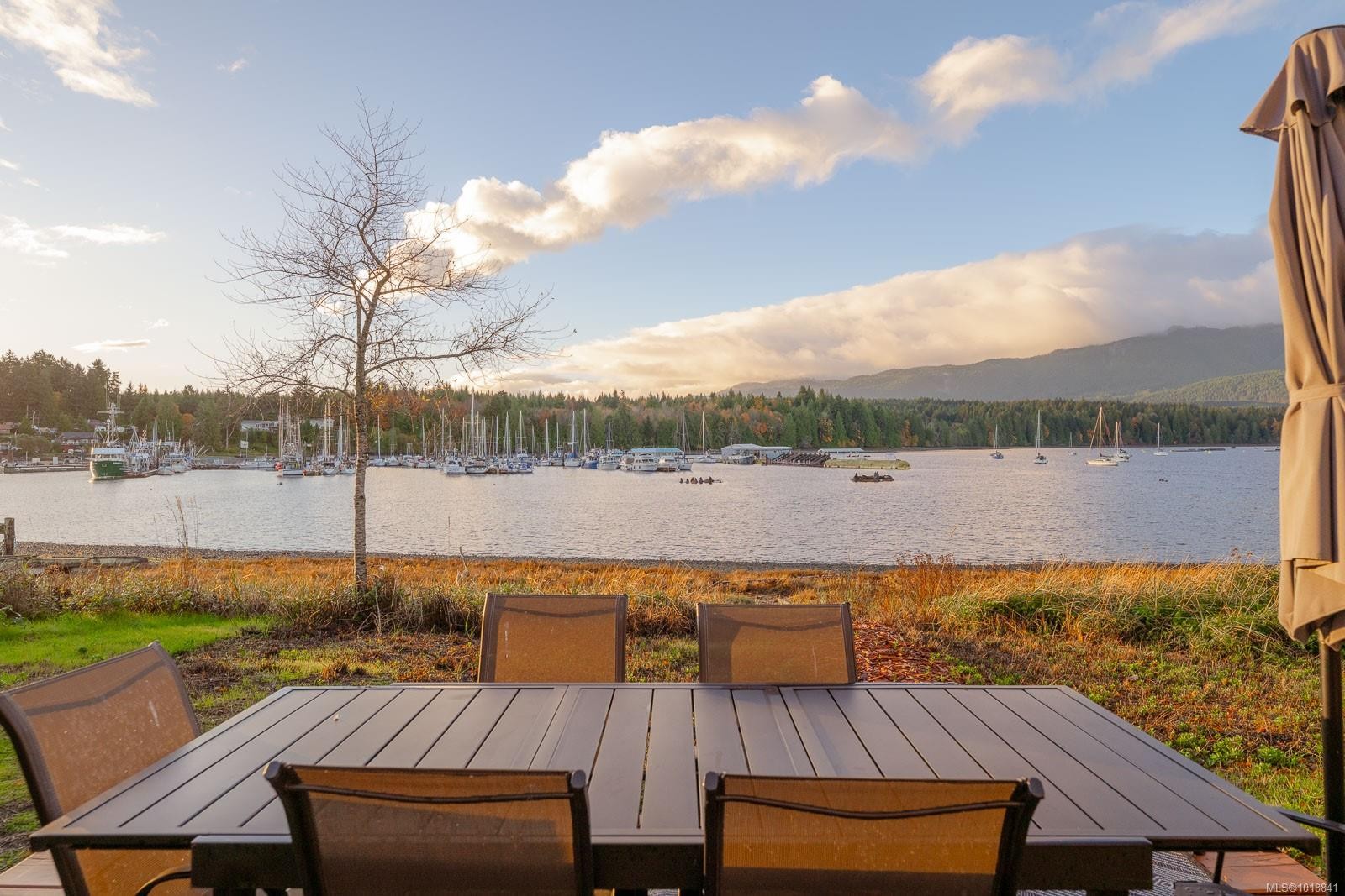 5496 Deep Bay Dr, Bowser, BC